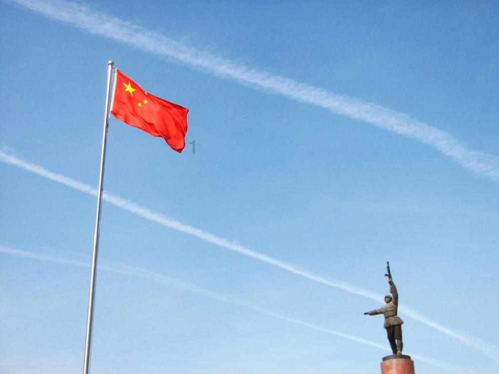 我有一个闺蜜，她给别人当小三。我觉得她人品有问题，我要不要和她断交？游戏画面
